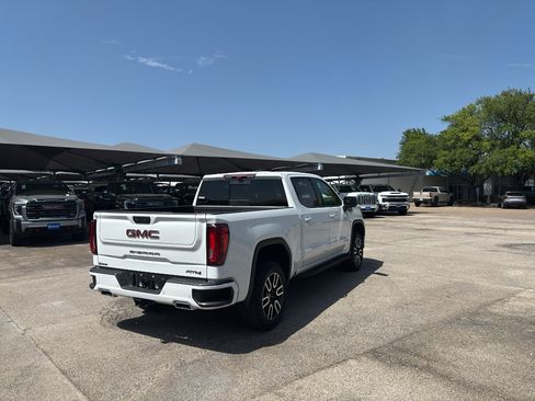 Used 2023 GMC Sierra 1500 AT4 w/ AT4 Premium Package AWD/4WD image 5