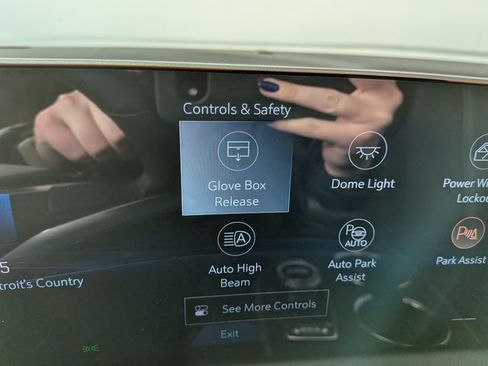 Used 2027 Cadillac Optiq Sport w/ LPO, Floor Liner Package AWD/4WD image 6