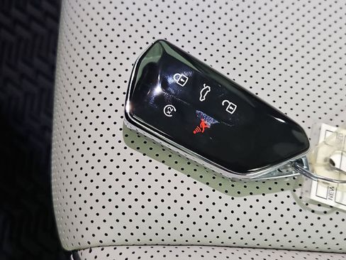 New 2025 Volkswagen Tiguan SE image 37