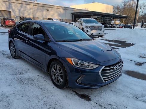 Used 2017 Hyundai Elantra Value Edition image 2