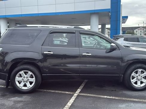 Used 2015 GMC Acadia SLE image 8
