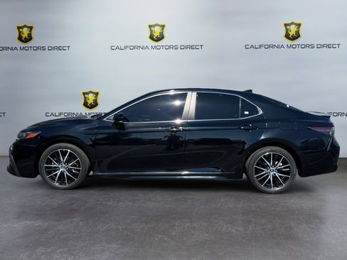 Used 2023 Toyota Camry SE FWD image 2