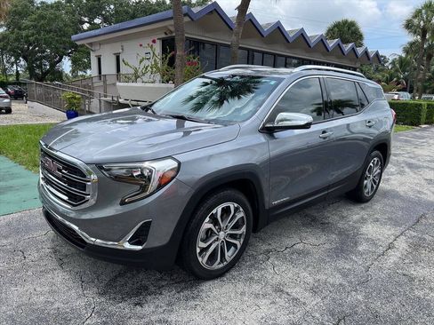 Used 2020 GMC Terrain SLT w/ Preferred Package FWD image 2