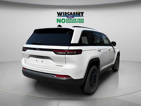 Used 2023 Jeep Grand Cherokee Laredo AWD/4WD image 26