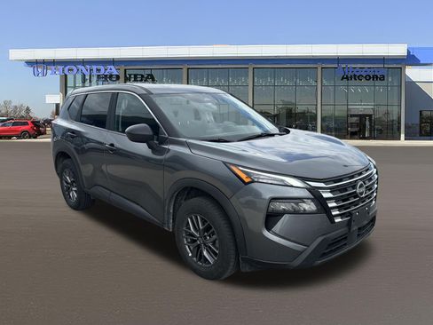 Used 2025 Nissan Rogue S AWD/4WD image 6