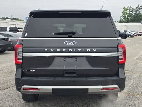 Used 2023 Ford Expedition Platinum RWD image 4