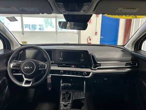 Used 2023 Kia Sportage LX AWD/4WD image 15