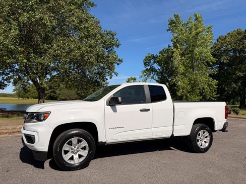 Used 2021 Chevrolet Colorado W/T RWD image 1