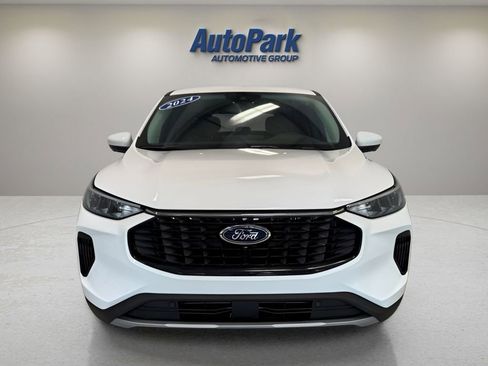 Used 2024 Ford Escape Active w/ Tech Pack #2 AWD/4WD image 2