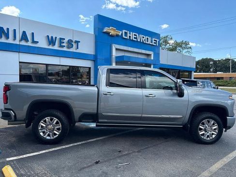 Used 2026 Chevrolet Silverado 2500 High Country w/ High Country Premium Package AWD/4WD image 4