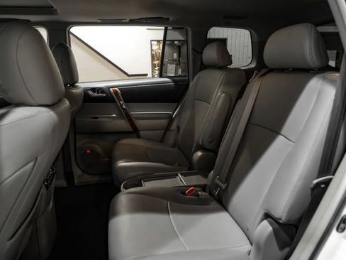 Used 2013 Toyota Highlander Limited FWD image 40
