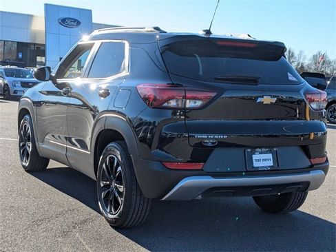 Used 2023 Chevrolet TrailBlazer LT w/ Convenience Package image 5