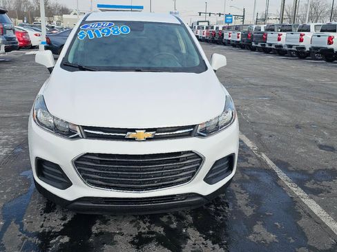 Used 2020 Chevrolet Trax LS image 2