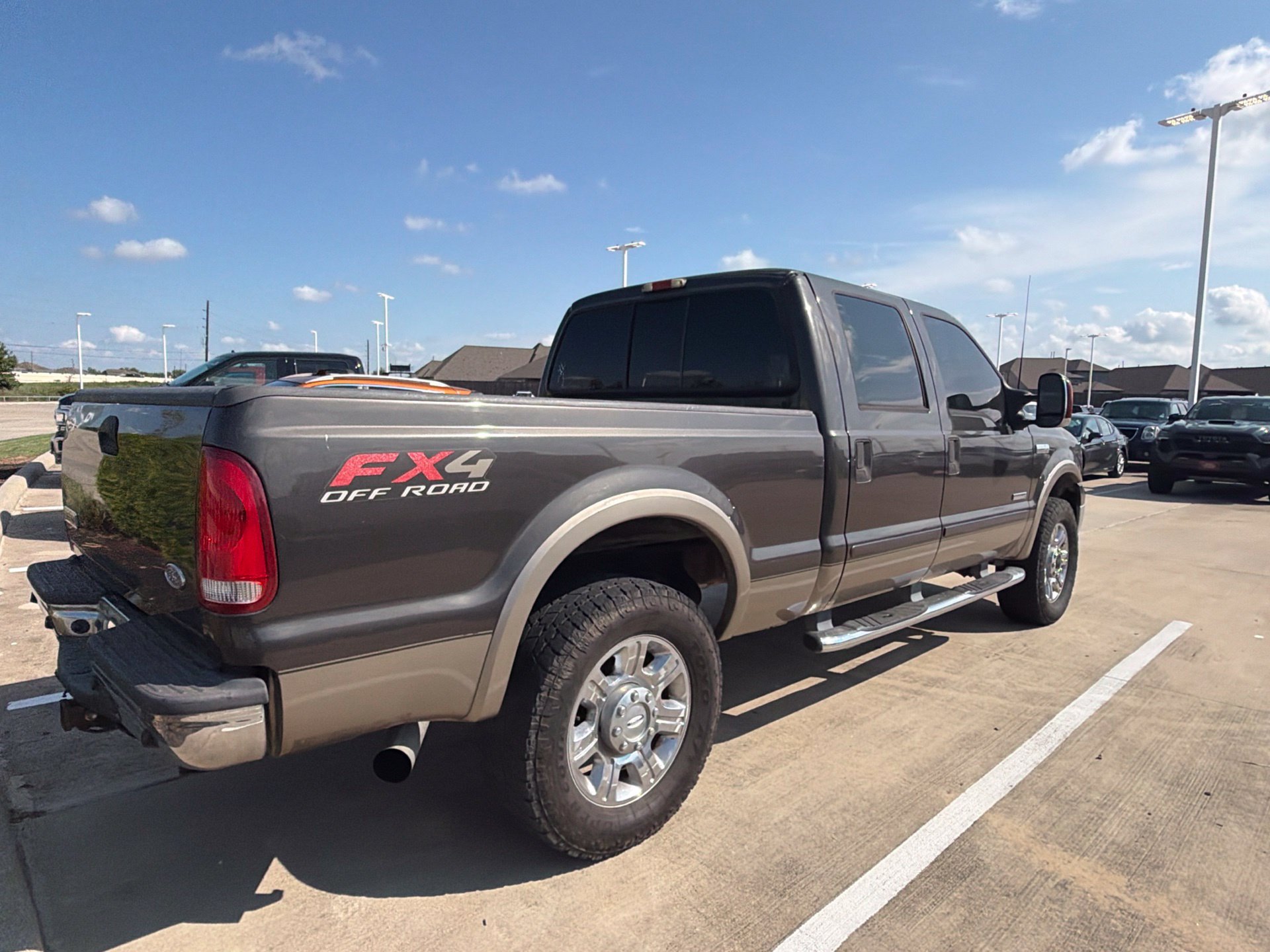 Used 2006 Ford F250 4x4 Crew Cab Super Duty image 3