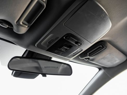 Used 2019 Toyota Camry SE image 31