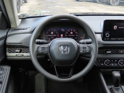 Used 2025 Honda Accord SE image 17