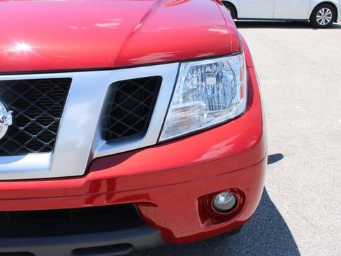 Used 2018 Nissan Frontier Desert Runner RWD image 32