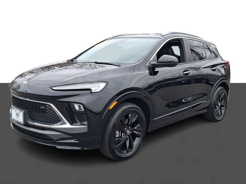 Used 2024 Buick Encore GX Sport Touring image 3