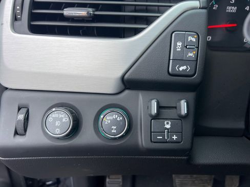 Used 2017 GMC Yukon XL SLT w/ Open Road Package image 33