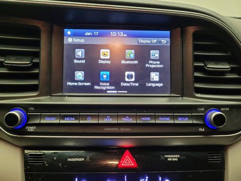 Used 2020 Hyundai Elantra SEL image 25