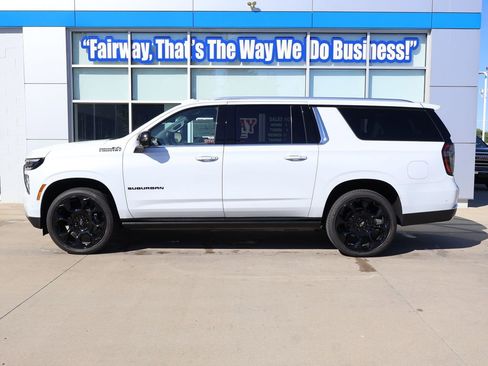 New 2026 Chevrolet Suburban High Country AWD/4WD image 7