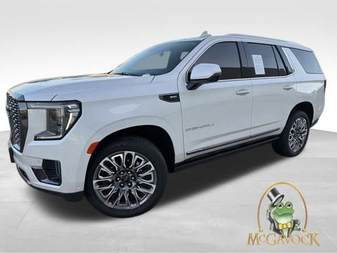 Used 2023 GMC Yukon Denali Ultimate w/ LPO, Floor Liner Package image 1