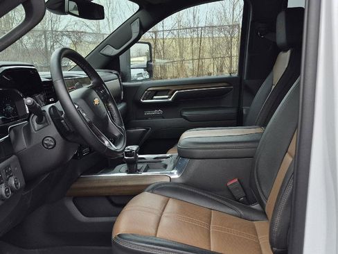 Used 2023 Chevrolet Silverado 1500 High Country w/ Max Trailering Package image 6