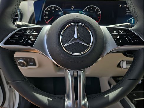 New 2026 Mercedes-Benz GLB 250 image 25