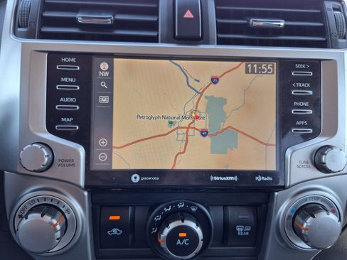 Used 2020 Toyota 4Runner SR5 AWD/4WD image 33