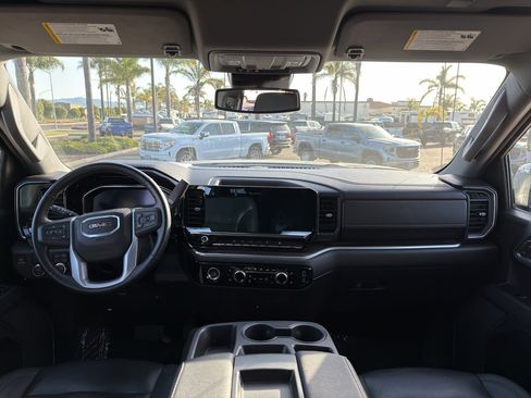 Used 2024 GMC Sierra 1500 SLT image 10