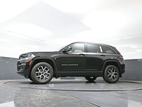 New 2025 Jeep Grand Cherokee Limited w/ Luxury Tech Group II image 38