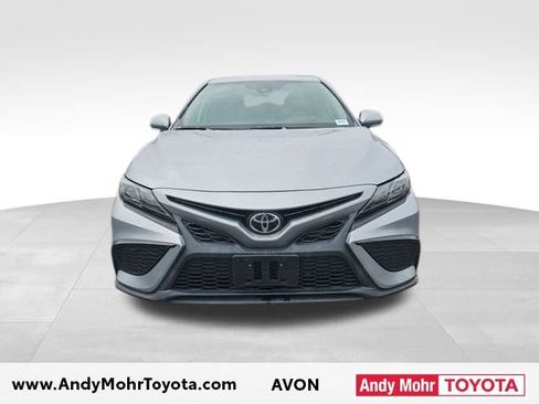 Used 2022 Toyota Camry SE image 3