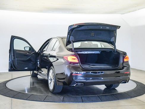 Certified 2023 BMW 530e w/ Convenience Package image 26