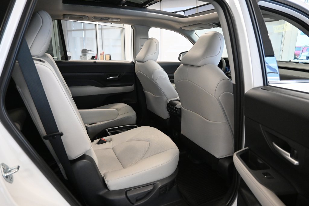 New 2026 Toyota Grand Highlander AWD image 16