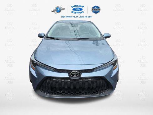 Used 2025 Toyota Corolla LE FWD image 9