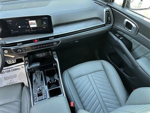 Used 2024 Kia Sorento SX Prestige w/ Sage Leather Package image 18