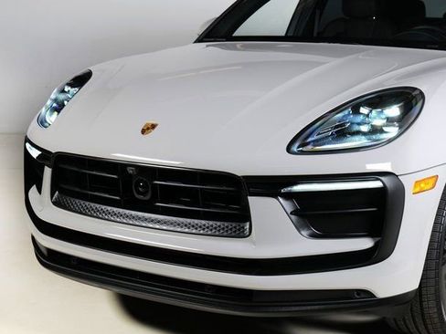 Used 2023 Porsche Macan image 31