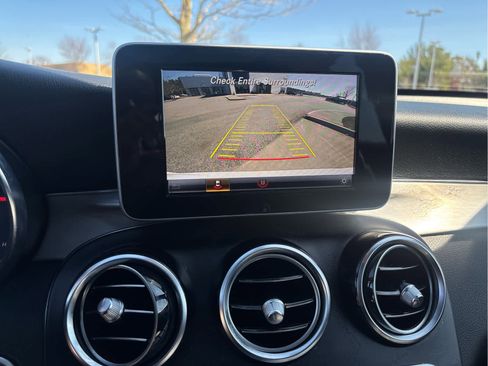 Used 2019 Mercedes-Benz GLC 300 4MATIC image 25