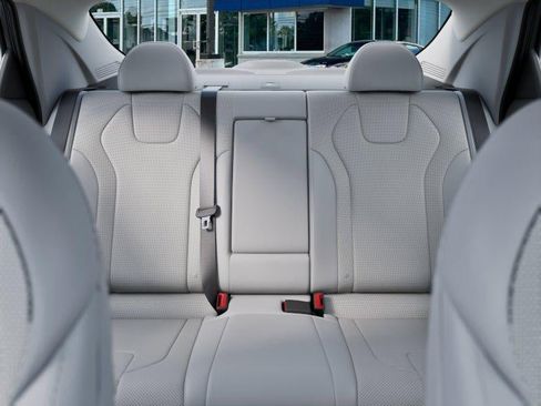 New 2026 Hyundai Elantra Limited FWD image 12