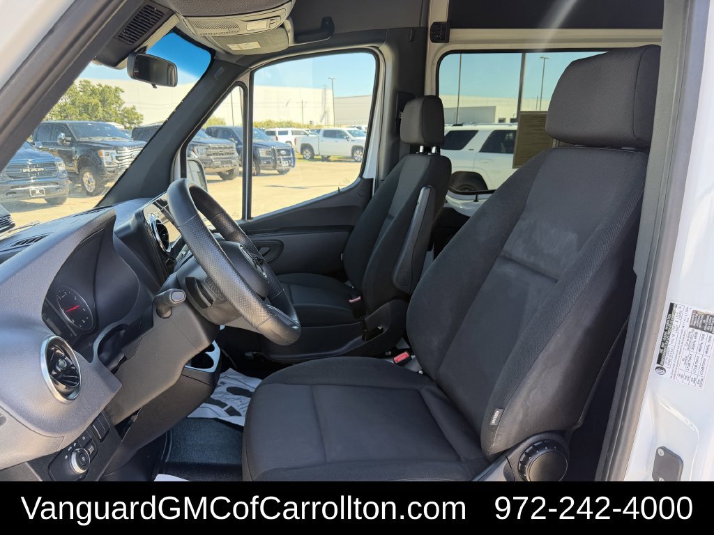 Used 2025 Mercedes-Benz Sprinter 2500 image 26