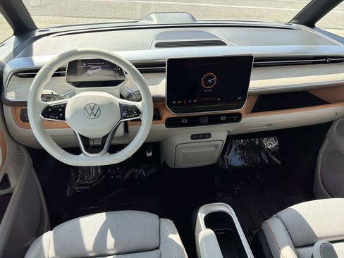 Certified 2025 Volkswagen ID. Buzz 1st Edition RWD image 7
