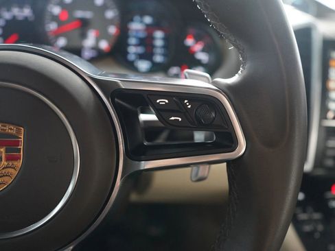 Used 2015 Porsche Cayenne S image 11