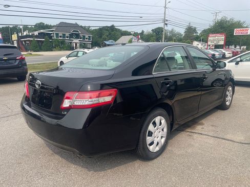 Used 2010 Toyota Camry LE FWD image 4