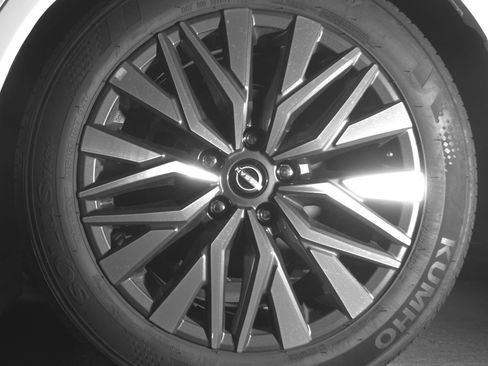 Used 2025 Nissan Altima 2.5 SV image 14