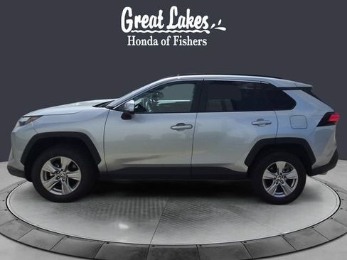 Used 2025 Toyota RAV4 XLE AWD/4WD image 2