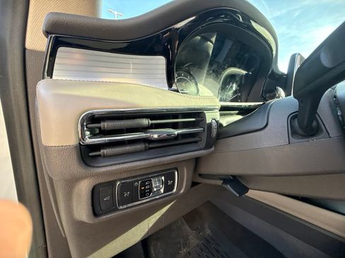 Used 2021 Lincoln Corsair AWD image 14