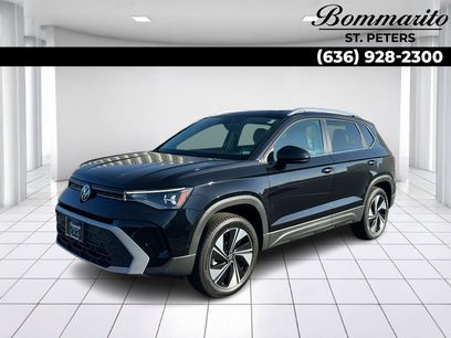 Used 2025 Volkswagen Taos SE w/ Panoramic Sunroof Package