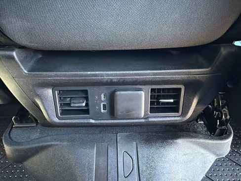 Used 2022 Chevrolet Silverado 1500 LT w/ Protection Package AWD/4WD image 14