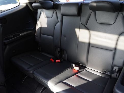 Certified 2024 Kia Telluride EX w/ EX Captain's Chair Package AWD/4WD image 23