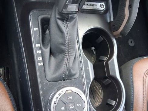 Used 2024 Ford Bronco Outer Banks w/ Sasquatch Package AWD/4WD image 12